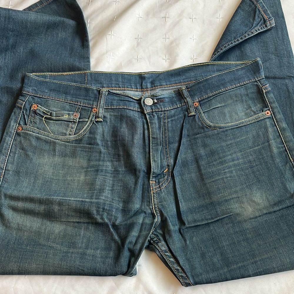 Levi Jeans - Picture 3 of 4